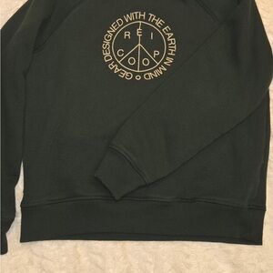 REÍ Forest Green Sweater